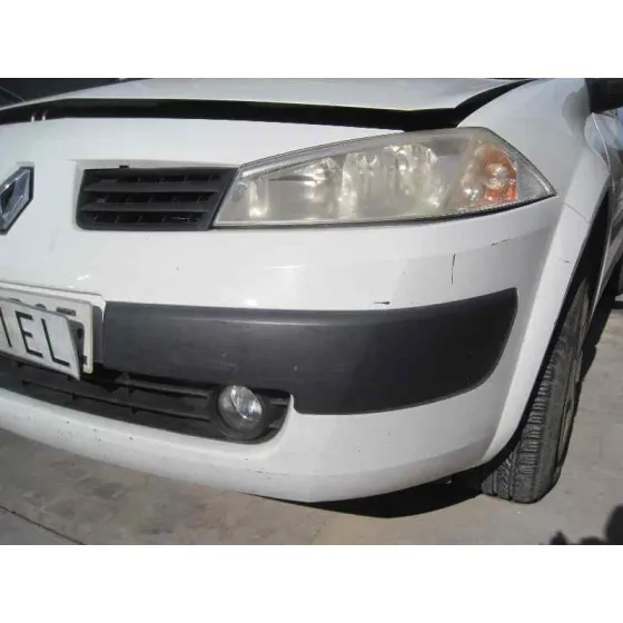 RENAULT MEGANE II BERLINA 3P '2005 CONFORT DYNAMIQUE BLANCO