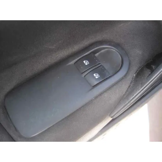 RENAULT MEGANE II BERLINA 3P '2005 CONFORT DYNAMIQUE BLANCO