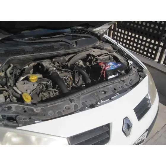 RENAULT MEGANE II BERLINA 3P '2005 CONFORT DYNAMIQUE BLANCO