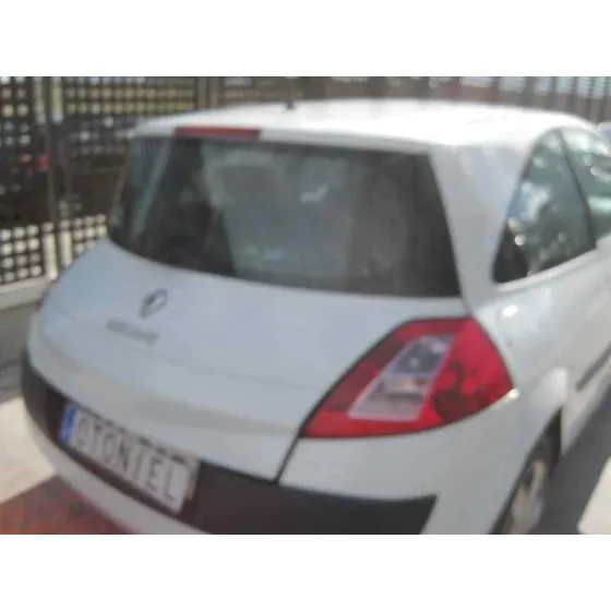 RENAULT MEGANE II BERLINA 3P '2005 CONFORT DYNAMIQUE BLANCO
