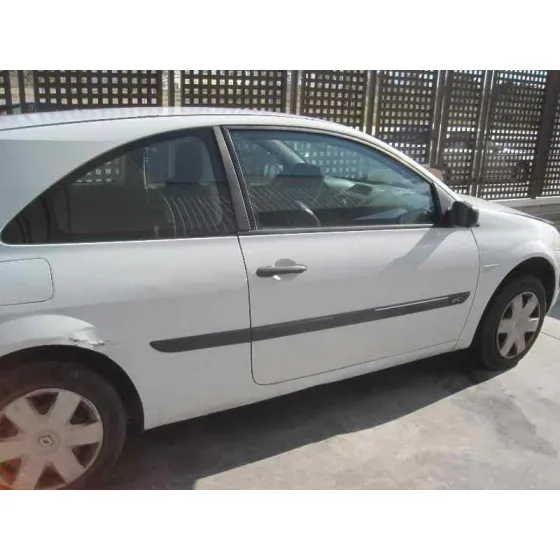 RENAULT MEGANE II BERLINA 3P '2005 CONFORT DYNAMIQUE BLANCO