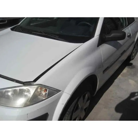 RENAULT MEGANE II BERLINA 3P '2005 CONFORT DYNAMIQUE BLANCO