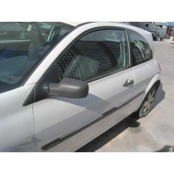 RENAULT MEGANE II BERLINA 3P '2005 CONFORT DYNAMIQUE BLANCO