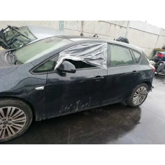 OPEL ASTRA J LIM. '2014 1.4 16V TURBO CAT (A 14 NET / LUJ) NEGRO
