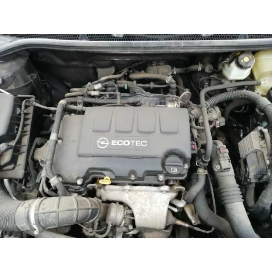OPEL ASTRA J LIM. '2014 1.4 16V TURBO CAT (A 14 NET / LUJ) NEGRO