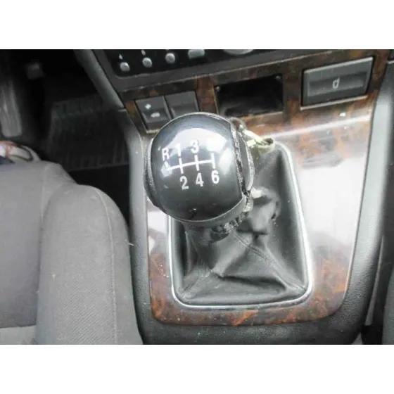 FORD MONDEO BERLINA (GE) '2003 GHIA GRIS