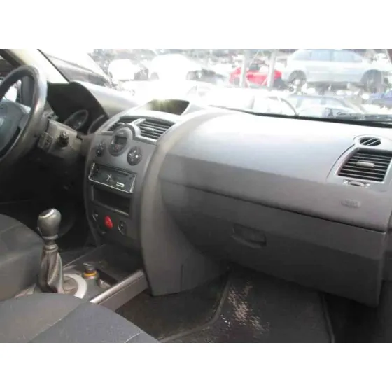 RENAULT MEGANE II CLASSIC BERLINA '2004 CONFORT AUTHENTIQUE MARRON