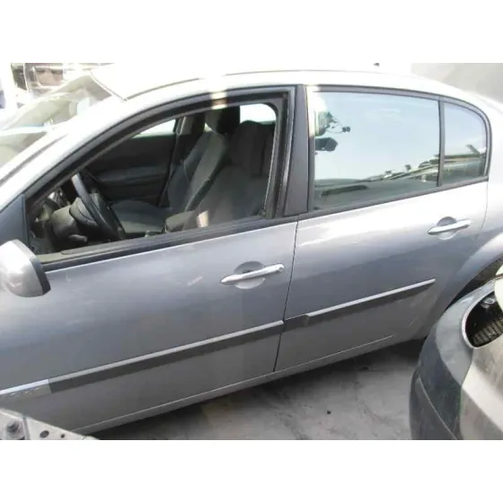 RENAULT MEGANE II CLASSIC BERLINA '2004 CONFORT AUTHENTIQUE MARRON