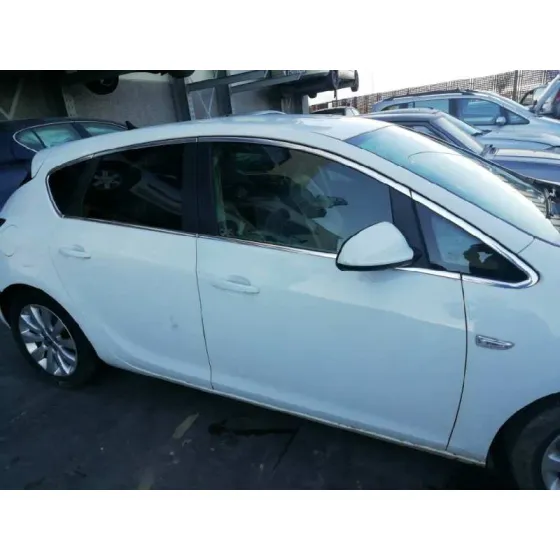 OPEL ASTRA J LIM. '2012 COSMO BLANCO
