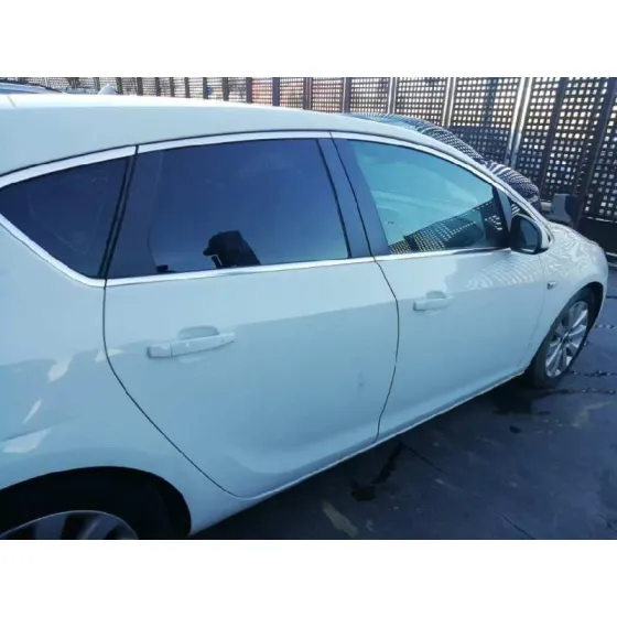 OPEL ASTRA J LIM. '2012 COSMO BLANCO