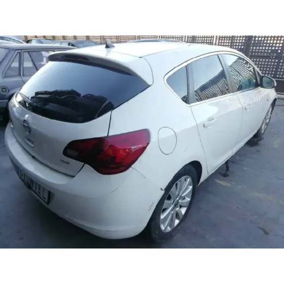 OPEL ASTRA J LIM. '2012 COSMO BLANCO