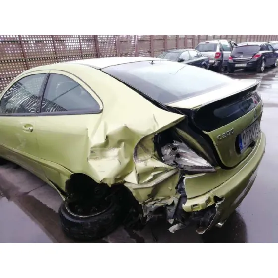 MERCEDES CLASE C (W203) SPORTCOUPE '2002 C 200 COMPRESSOR (203.742) VERDE PISTACHO
