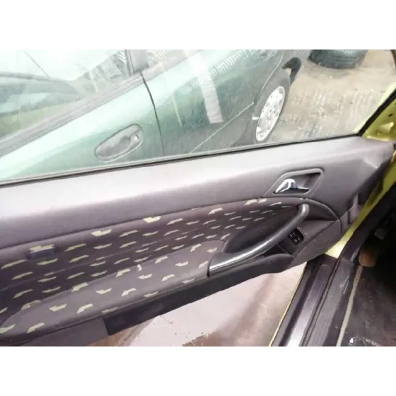 MERCEDES CLASE C (W203) SPORTCOUPE '2002 C 200 COMPRESSOR (203.742) VERDE PISTACHO