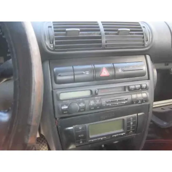 SEAT TOLEDO (1M2) '2001 SELECT AZUL