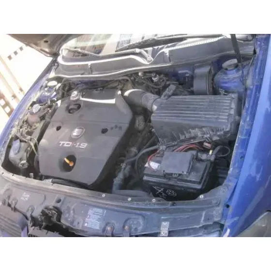 SEAT TOLEDO (1M2) '2001 SELECT AZUL