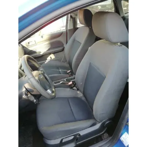 FORD FOCUS BERLINA (CAP) '2005 GHIA AZUL