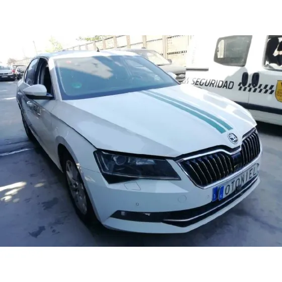 SKODA SUPERB (3V3) '2017 2.0 TDI BLANCO