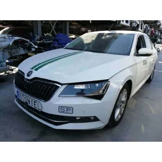 SKODA SUPERB (3V3) '2017 2.0 TDI BLANCO