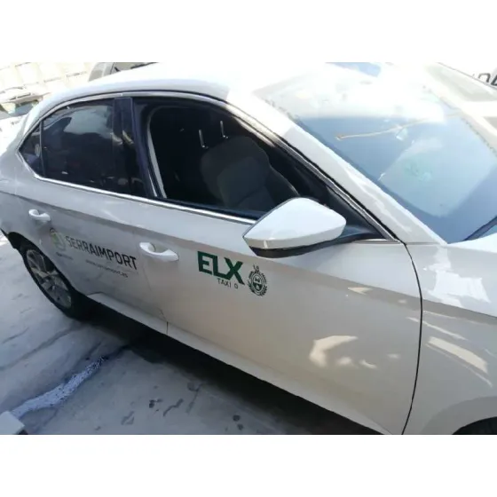 SKODA SUPERB (3V3) '2017 2.0 TDI BLANCO
