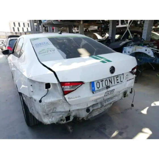 SKODA SUPERB (3V3) '2017 2.0 TDI BLANCO