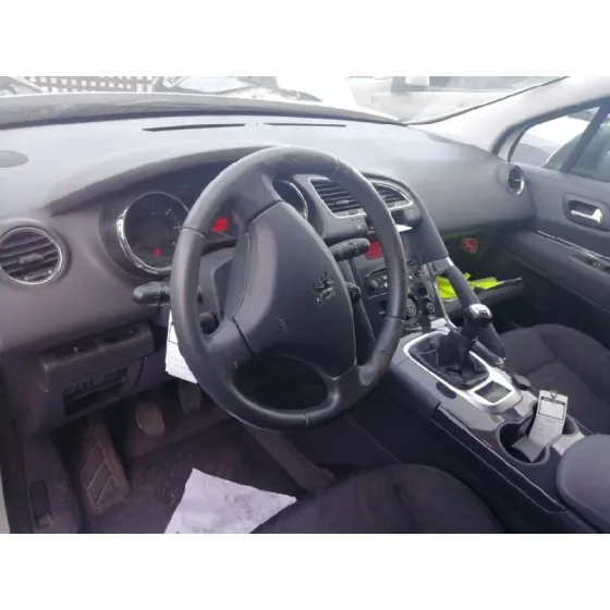 PEUGEOT 3008 '2013 ACTIVE BLANCO
