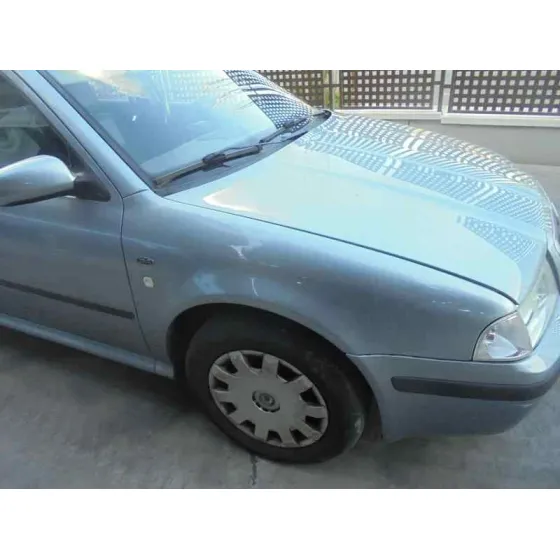 SKODA OCTAVIA BERLINA (1U2) '2002 AMBIENTE AZUL