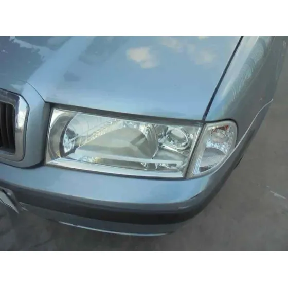 SKODA OCTAVIA BERLINA (1U2) '2002 AMBIENTE AZUL