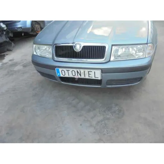 SKODA OCTAVIA BERLINA (1U2) '2002 AMBIENTE AZUL