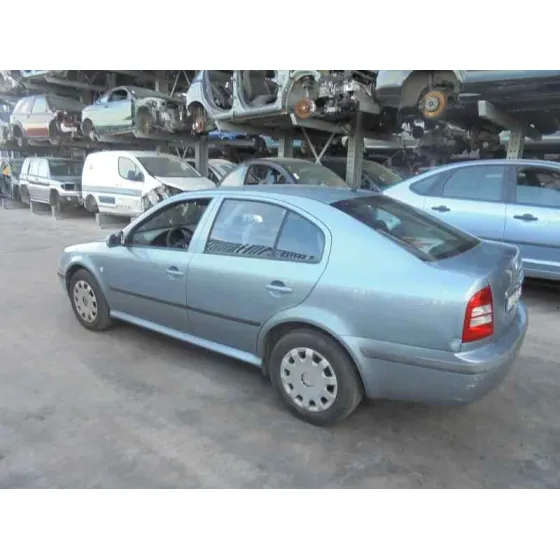 SKODA OCTAVIA BERLINA (1U2) '2002 AMBIENTE AZUL