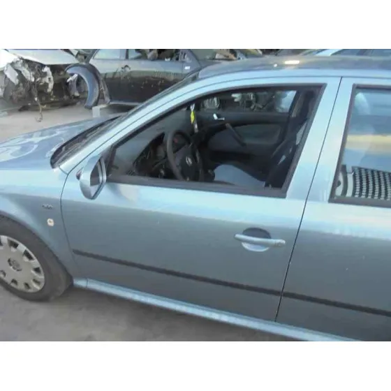 SKODA OCTAVIA BERLINA (1U2) '2002 AMBIENTE AZUL