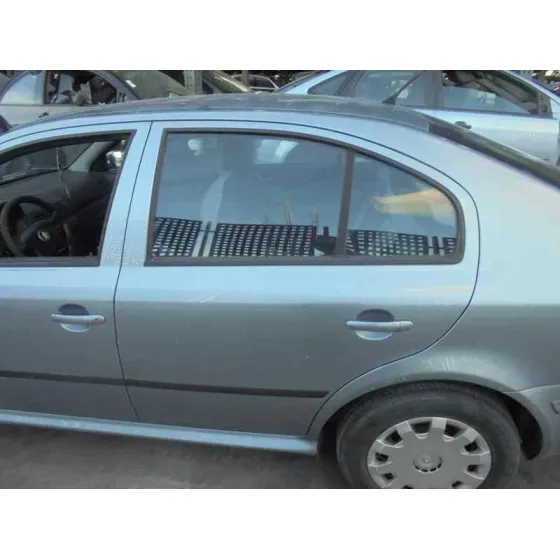 SKODA OCTAVIA BERLINA (1U2) '2002 AMBIENTE AZUL