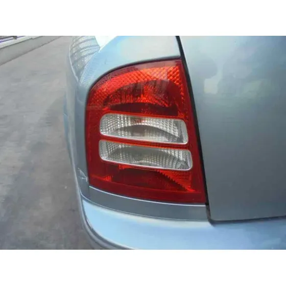 SKODA OCTAVIA BERLINA (1U2) '2002 AMBIENTE AZUL