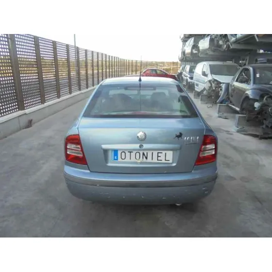 SKODA OCTAVIA BERLINA (1U2) '2002 AMBIENTE AZUL