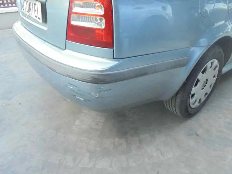 SKODA OCTAVIA BERLINA (1U2) '2002 AMBIENTE AZUL