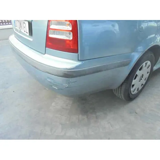 SKODA OCTAVIA BERLINA (1U2) '2002 AMBIENTE AZUL