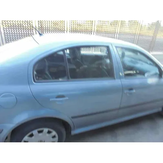 SKODA OCTAVIA BERLINA (1U2) '2002 AMBIENTE AZUL