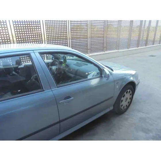 SKODA OCTAVIA BERLINA (1U2) '2002 AMBIENTE AZUL