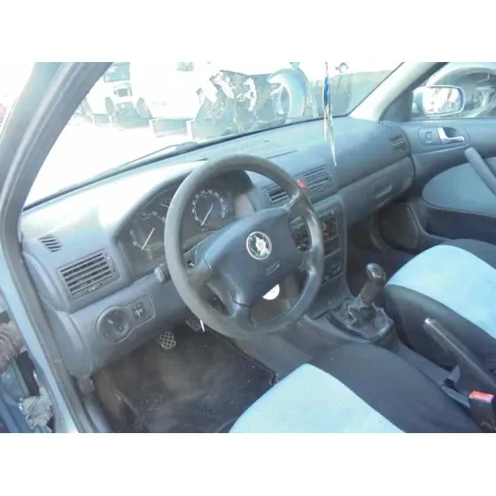 SKODA OCTAVIA BERLINA (1U2) '2002 AMBIENTE AZUL