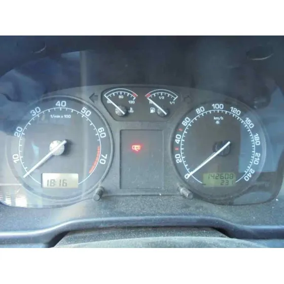 SKODA OCTAVIA BERLINA (1U2) '2002 AMBIENTE AZUL