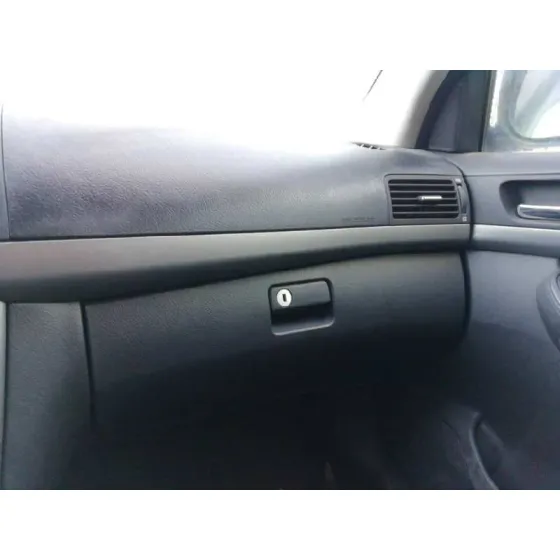 TOYOTA AVENSIS BERLINA (T25) '2006 1.8 SOL SEDAN (4-PTAS.) GRIS