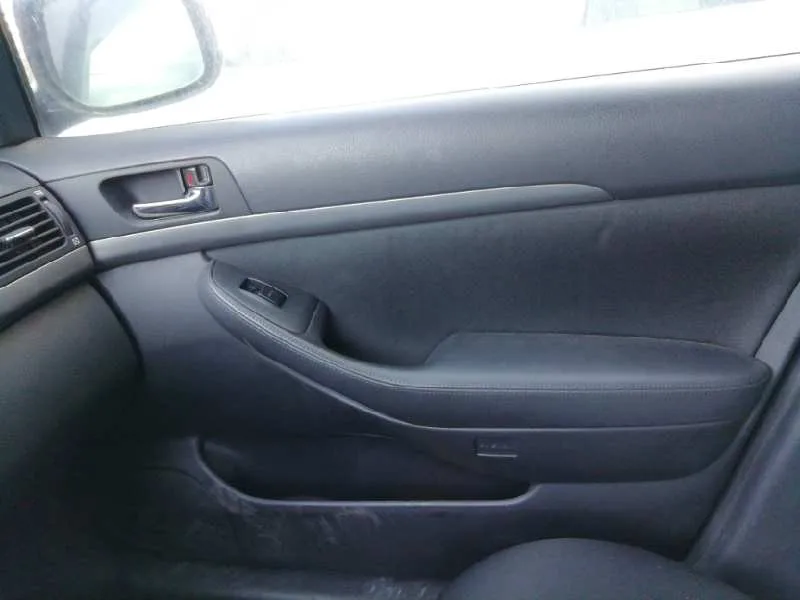 TOYOTA AVENSIS BERLINA (T25) '2006 1.8 SOL SEDAN (4-PTAS.) GRIS