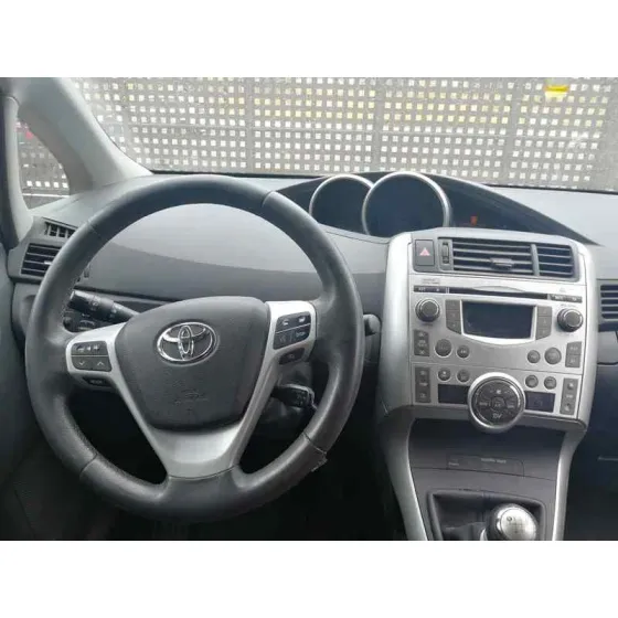 TOYOTA VERSO '2010 ACTIVE PLATA