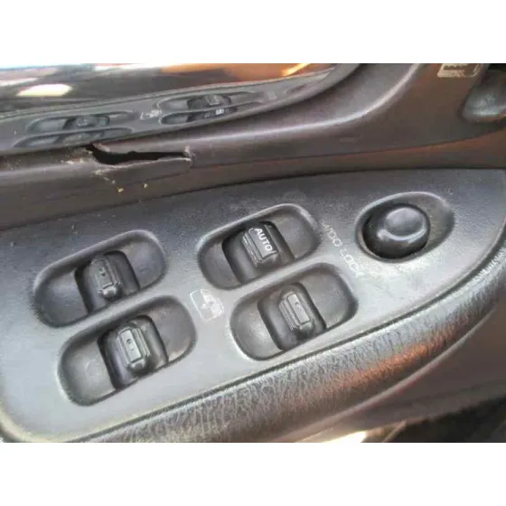 CHRYSLER 300 M (LR) '1999 2.7 V6 NEGRO