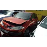 RENAULT MEGANE II CLASSIC BERLINA RENAULT MEGANE II CLASSIC BERLINA '2004 1.9 DCI DIESEL ROJO 2003
