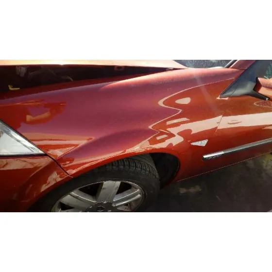 RENAULT MEGANE II CLASSIC BERLINA '2004 1.9 DCI DIESEL ROJO