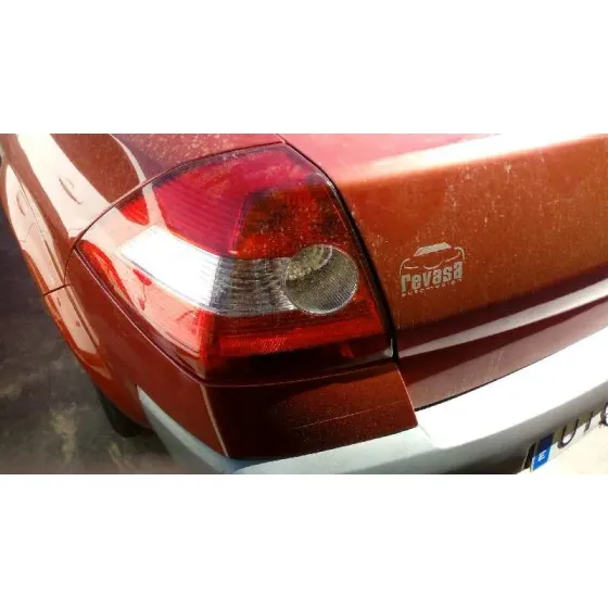 RENAULT MEGANE II CLASSIC BERLINA '2004 1.9 DCI DIESEL ROJO