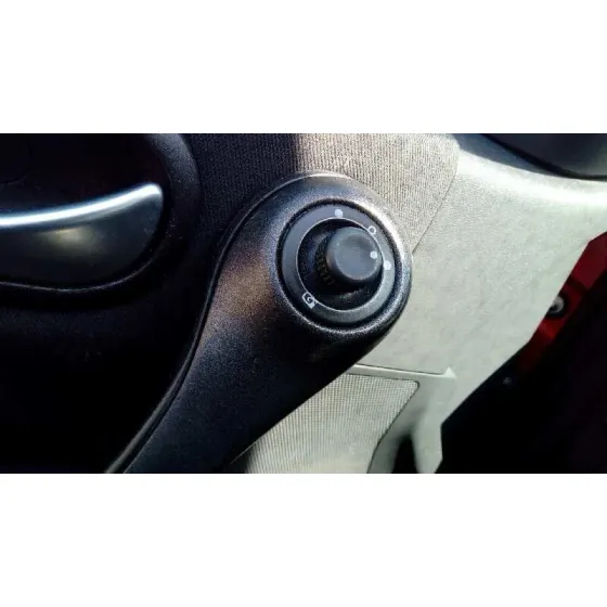 RENAULT MEGANE II CLASSIC BERLINA '2004 1.9 DCI DIESEL ROJO