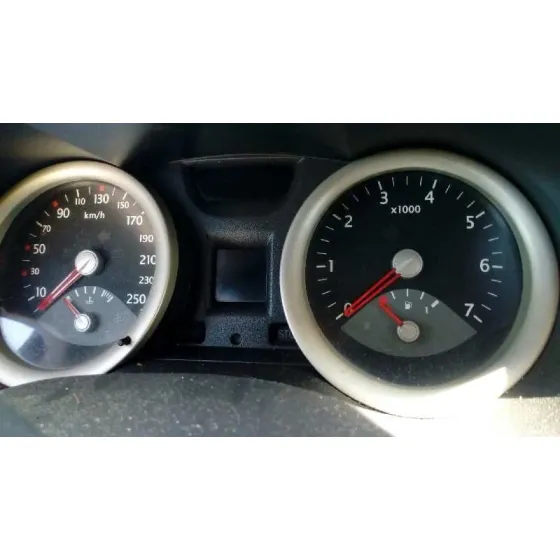 RENAULT MEGANE II CLASSIC BERLINA '2004 1.9 DCI DIESEL ROJO
