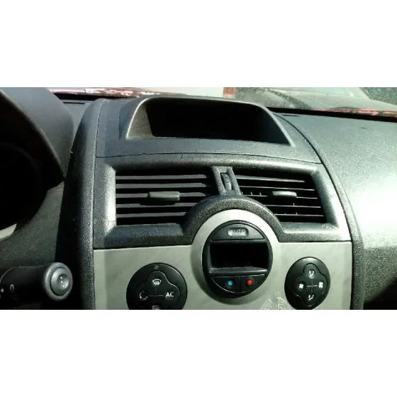 RENAULT MEGANE II CLASSIC BERLINA '2004 1.9 DCI DIESEL ROJO