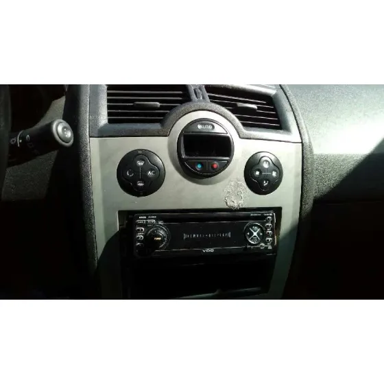 RENAULT MEGANE II CLASSIC BERLINA '2004 1.9 DCI DIESEL ROJO